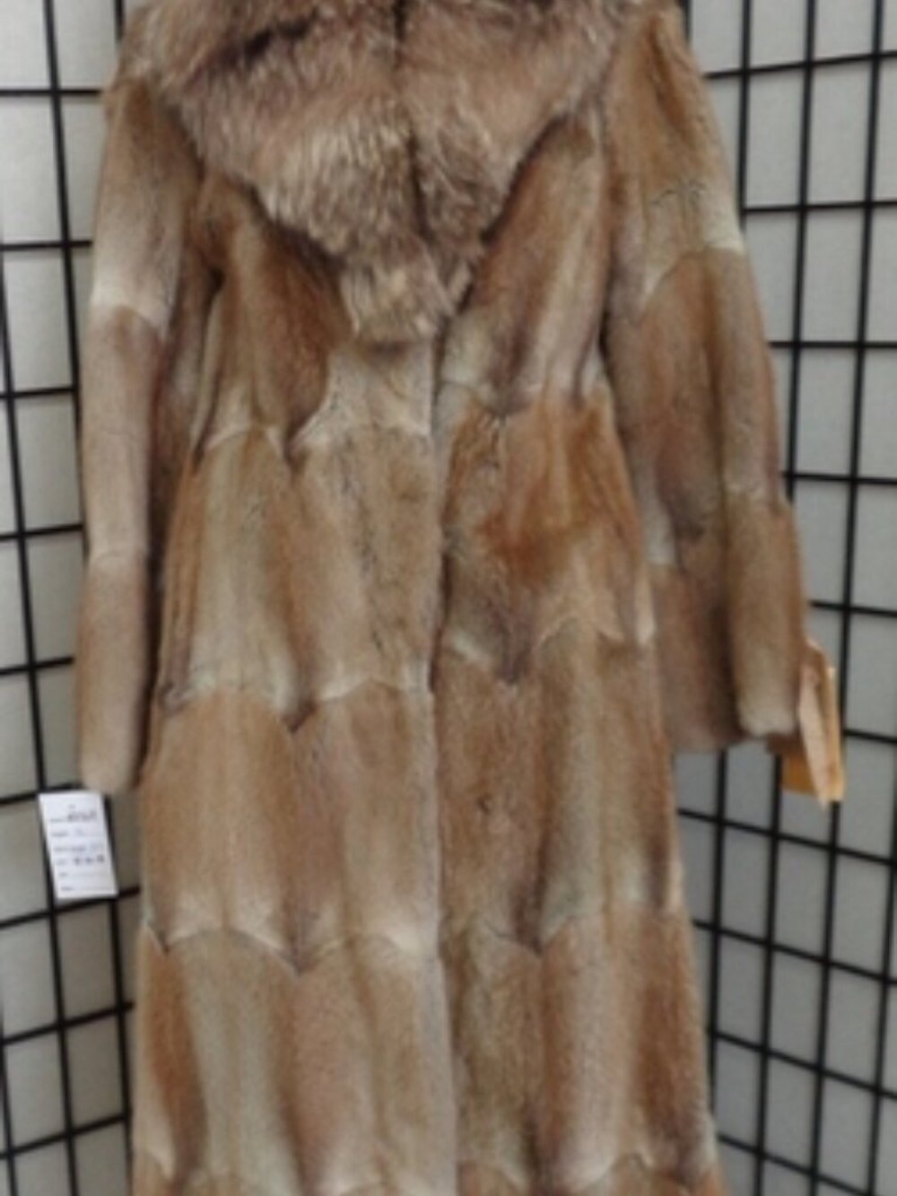 SCRAP ITEM: REVERSIBLE MUSKRAT & RACCOON FUR COAT JACKET WOMEN WOMAN SIZE N/A